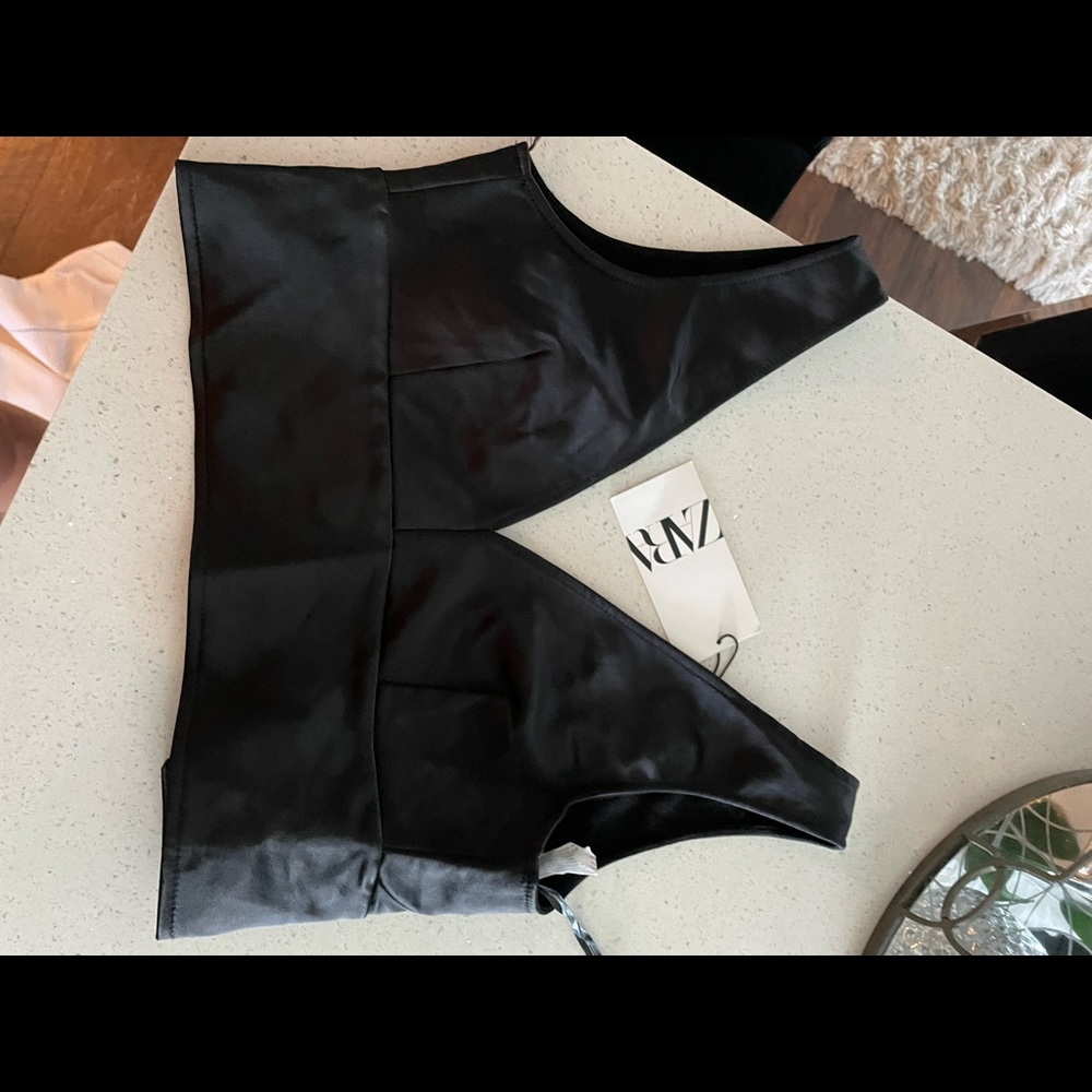 Black top size small